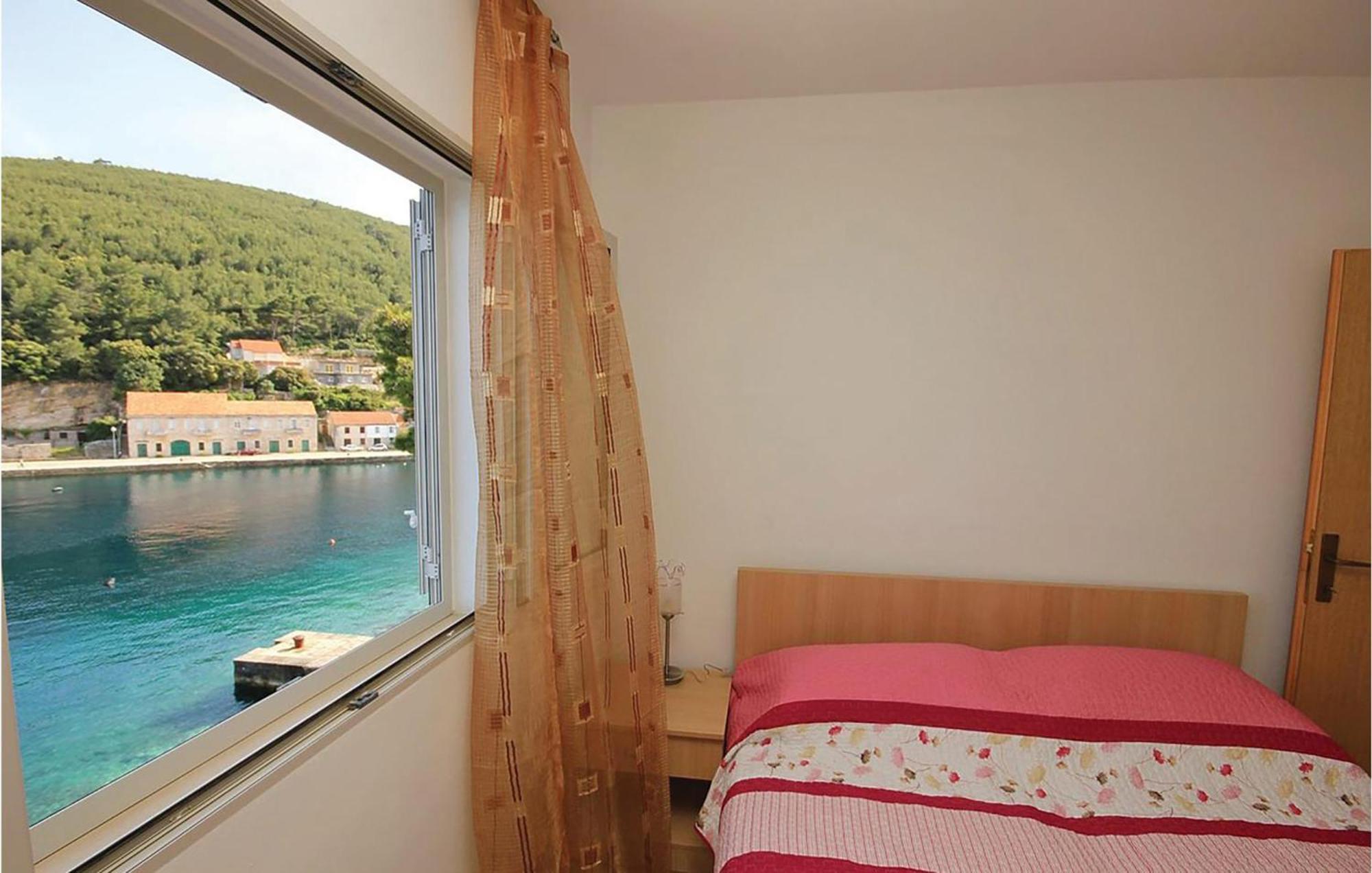 Cozy Apartment In Prigradica With House Sea View Exterior photo