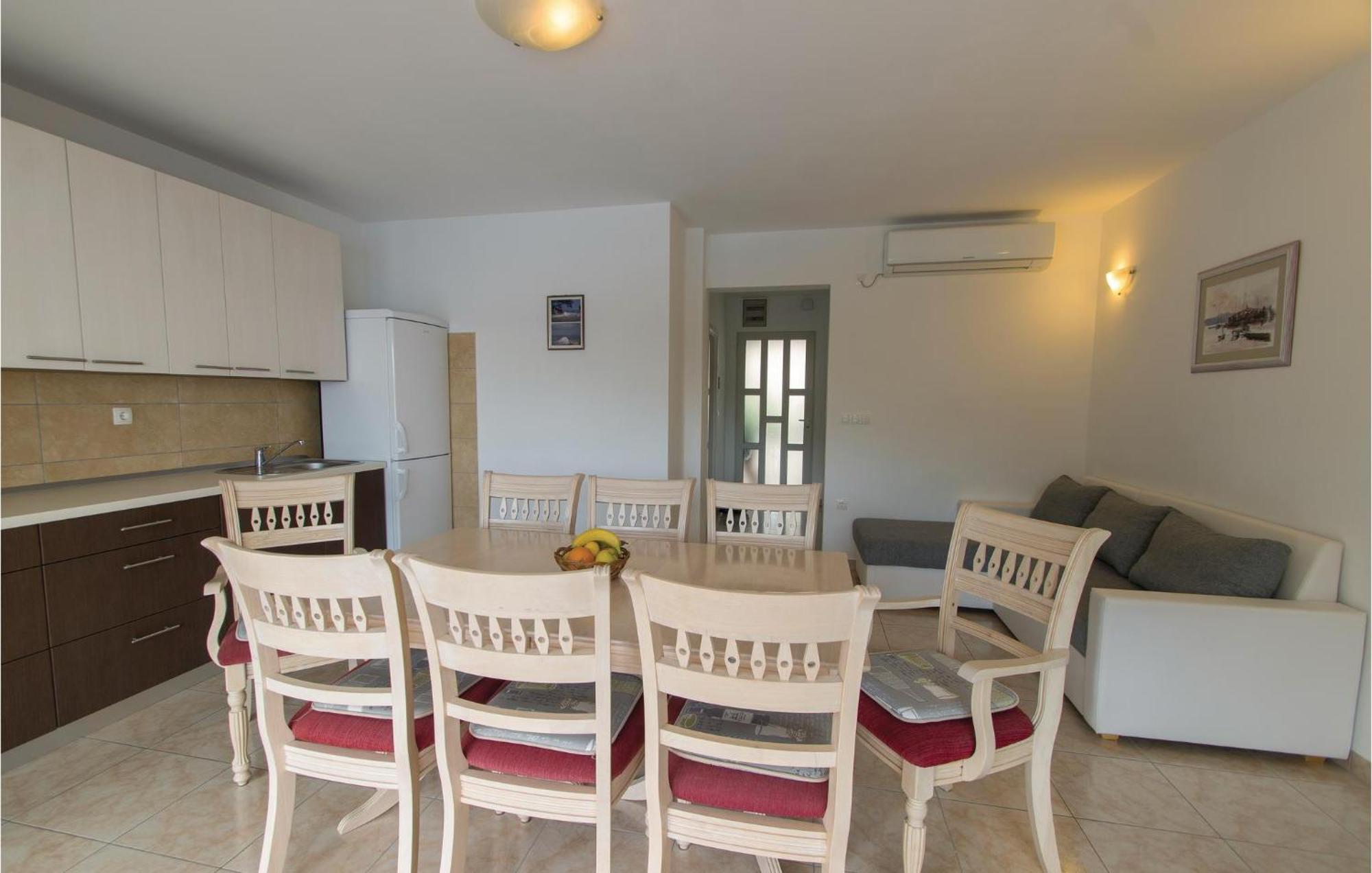 Cozy Apartment In Prigradica With House Sea View Exterior photo