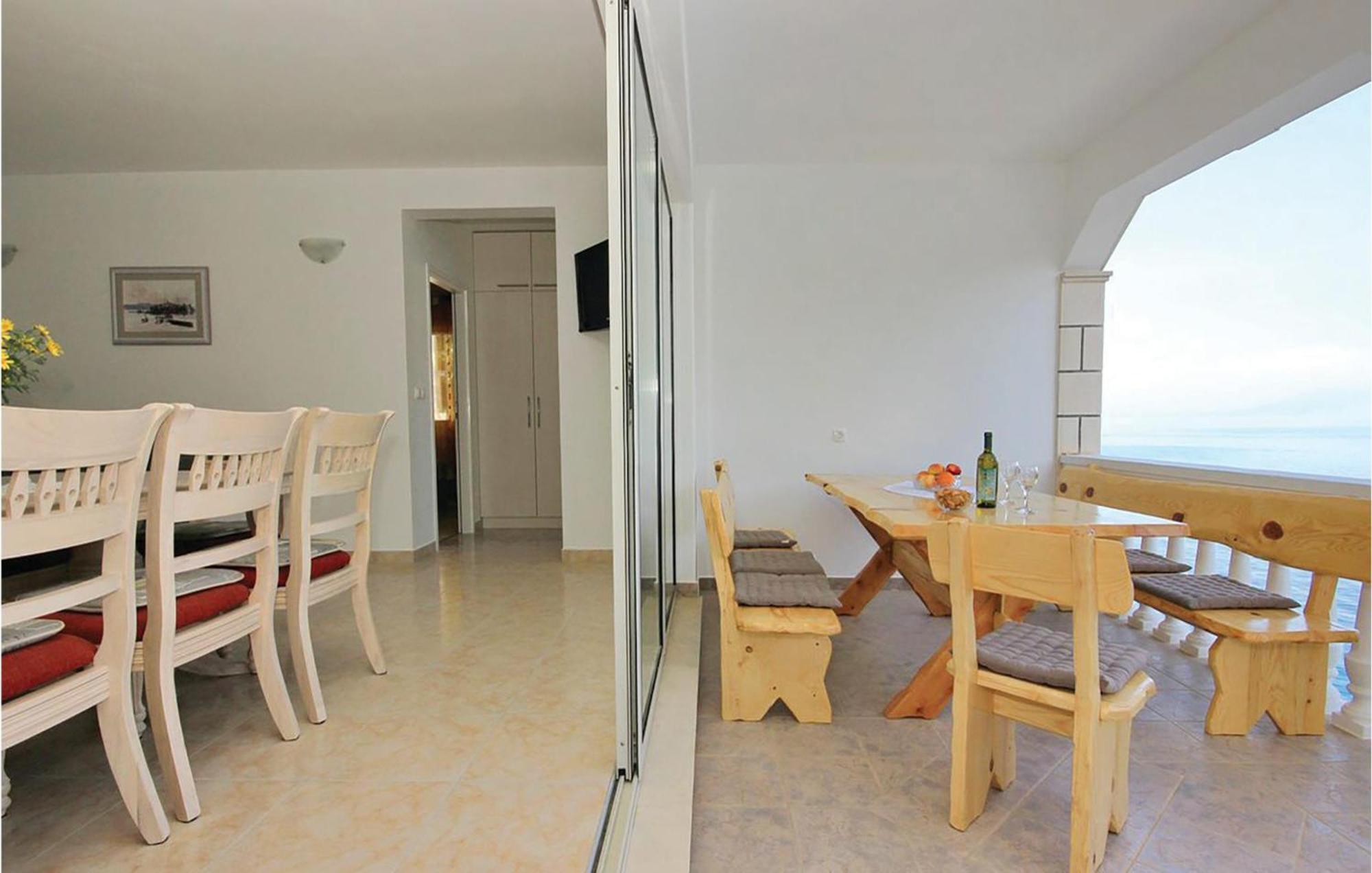 Cozy Apartment In Prigradica With House Sea View Exterior photo
