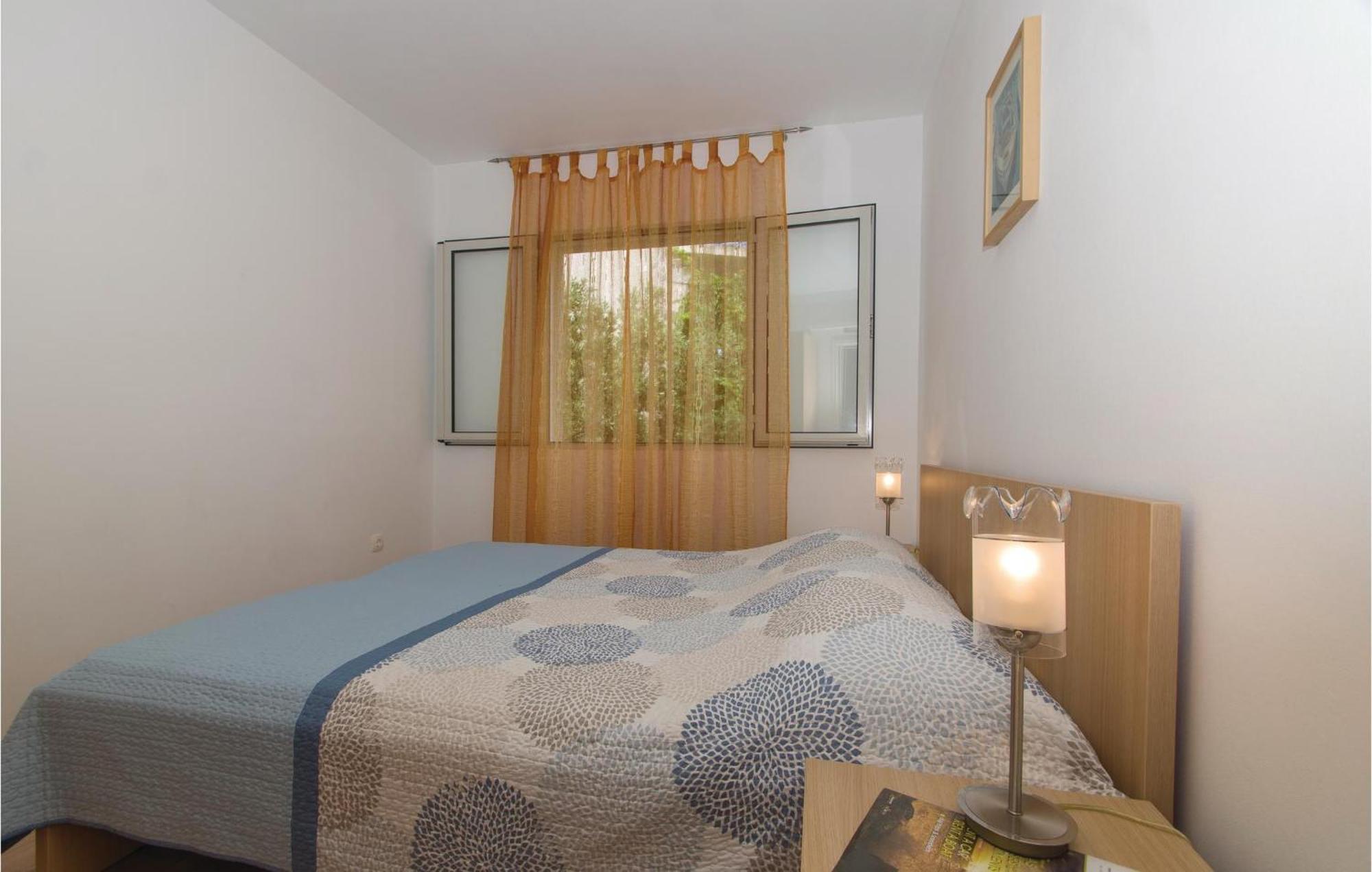 Cozy Apartment In Prigradica With House Sea View Exterior photo