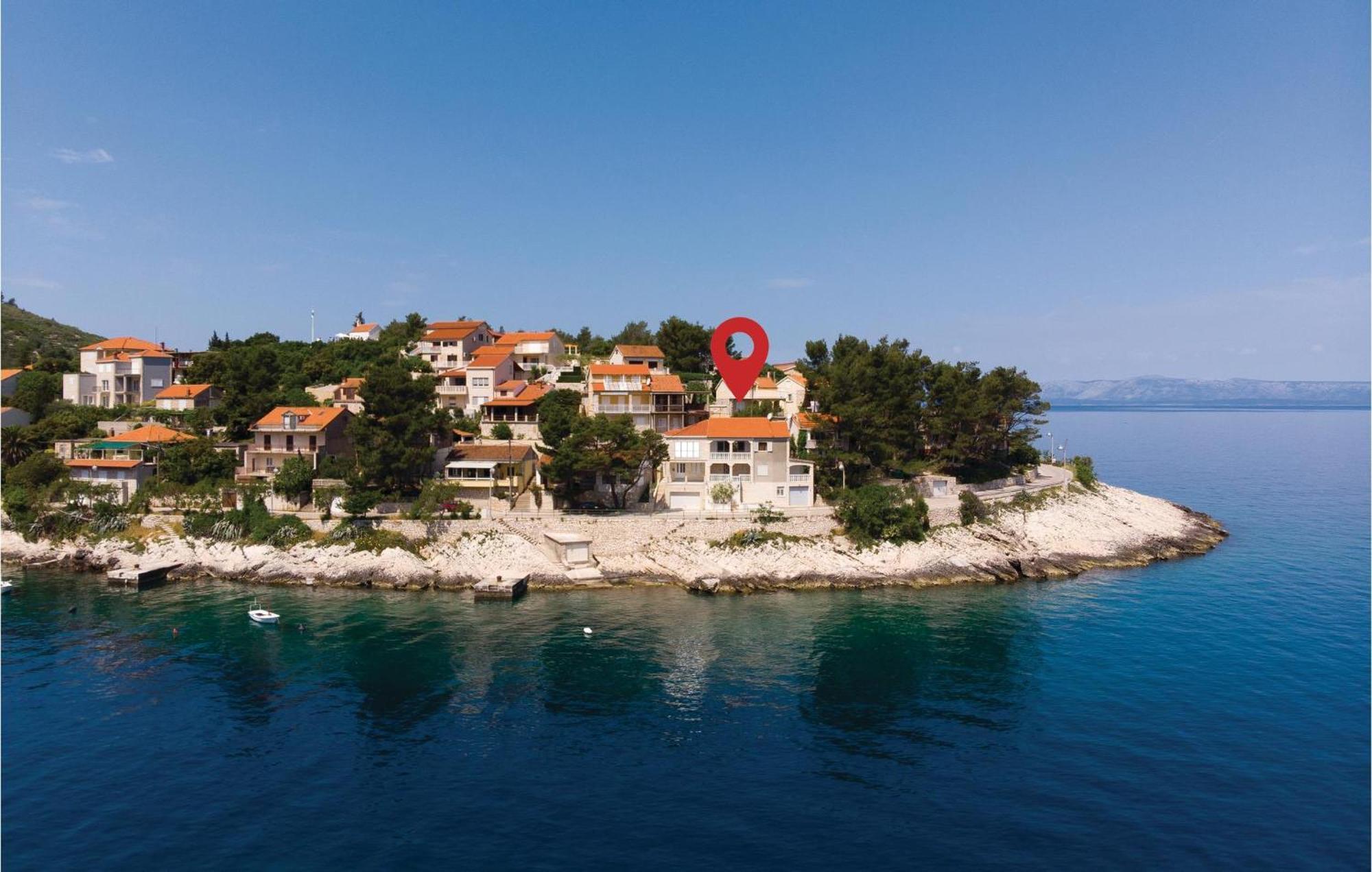Cozy Apartment In Prigradica With House Sea View Exterior photo