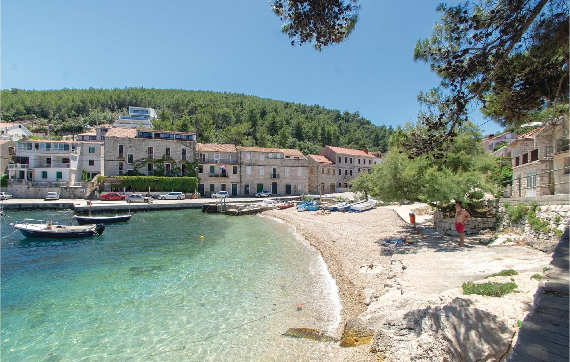 Cozy Apartment In Prigradica With House Sea View Exterior photo